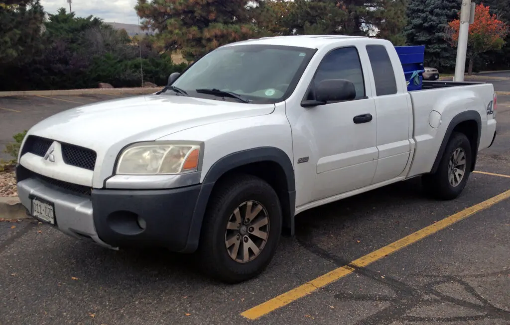 2006 Mitsubishi Raider DuroCross 4WD