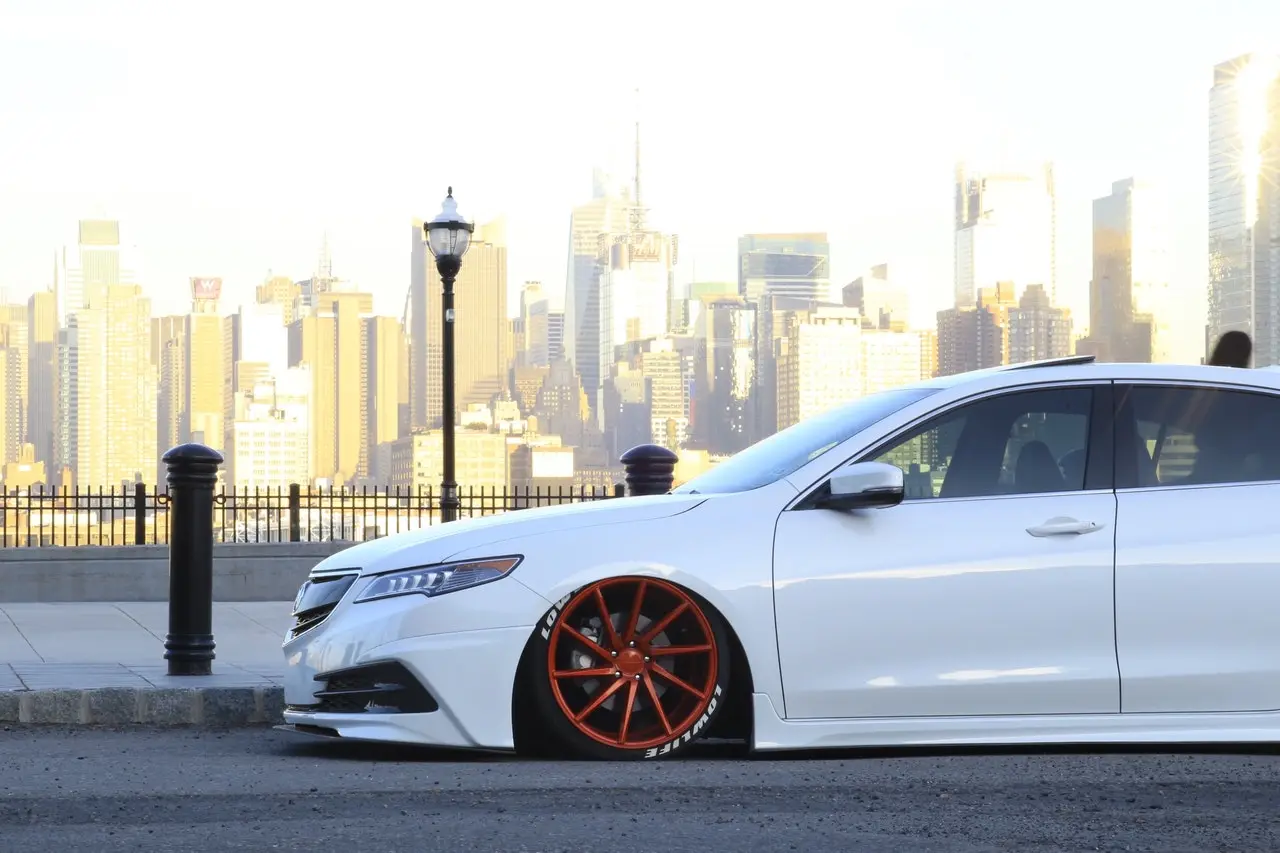 Pure White color car rim